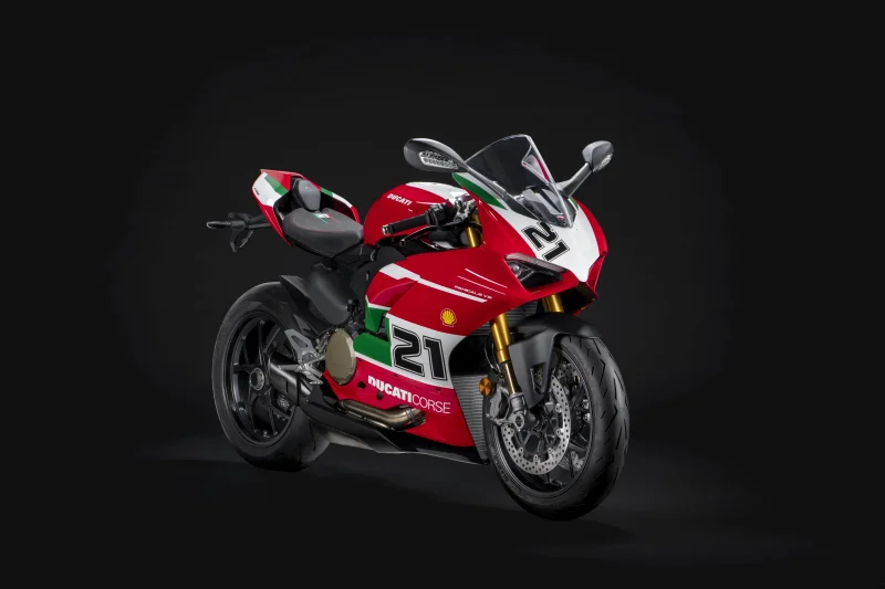 Ducati Panigale V2 Bayliss 8K Wallpaper
