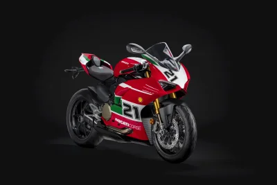 Ducati Panigale V2 Bayliss 8K Wallpaper