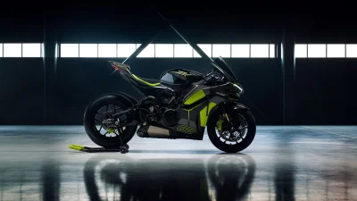 Ducati Panigale V4 Garage Wallpaper