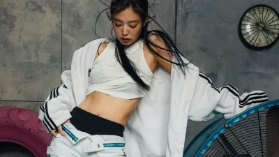 Jennie Complex Magazine Wallpaper