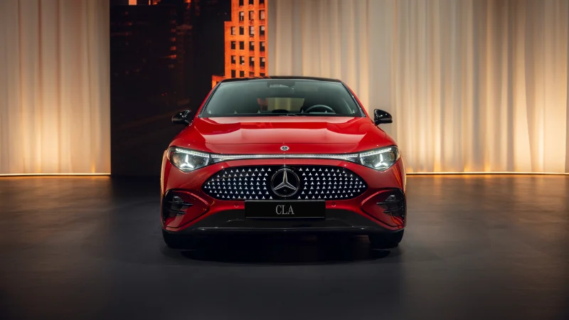 Mercedes-Benz CLA 350 4MATIC 2025 Wallpaper