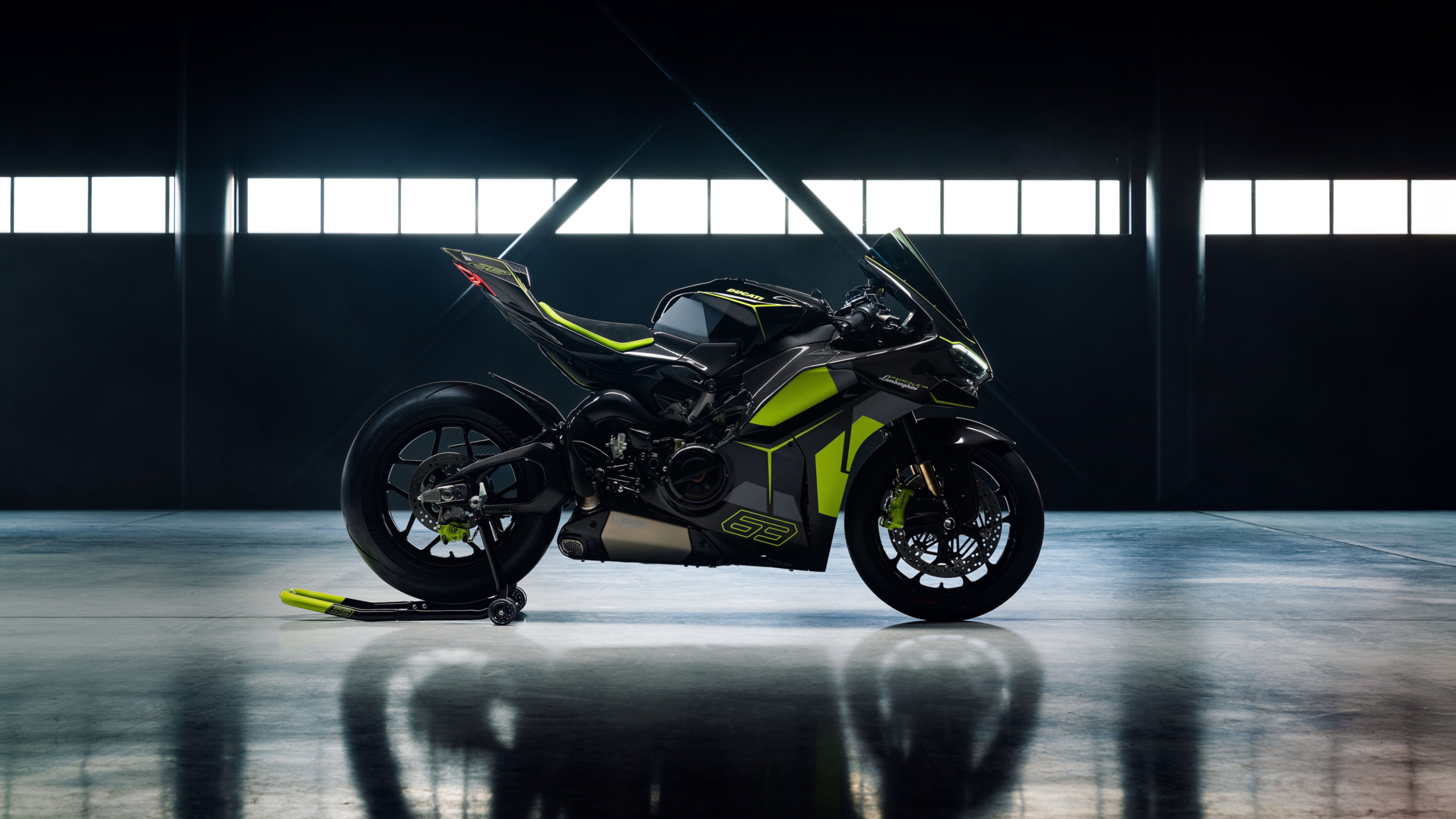 Ducati Panigale V4 Garage Wallpaper