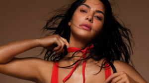 Kim Kardashian Red aesthetic Wallpaper