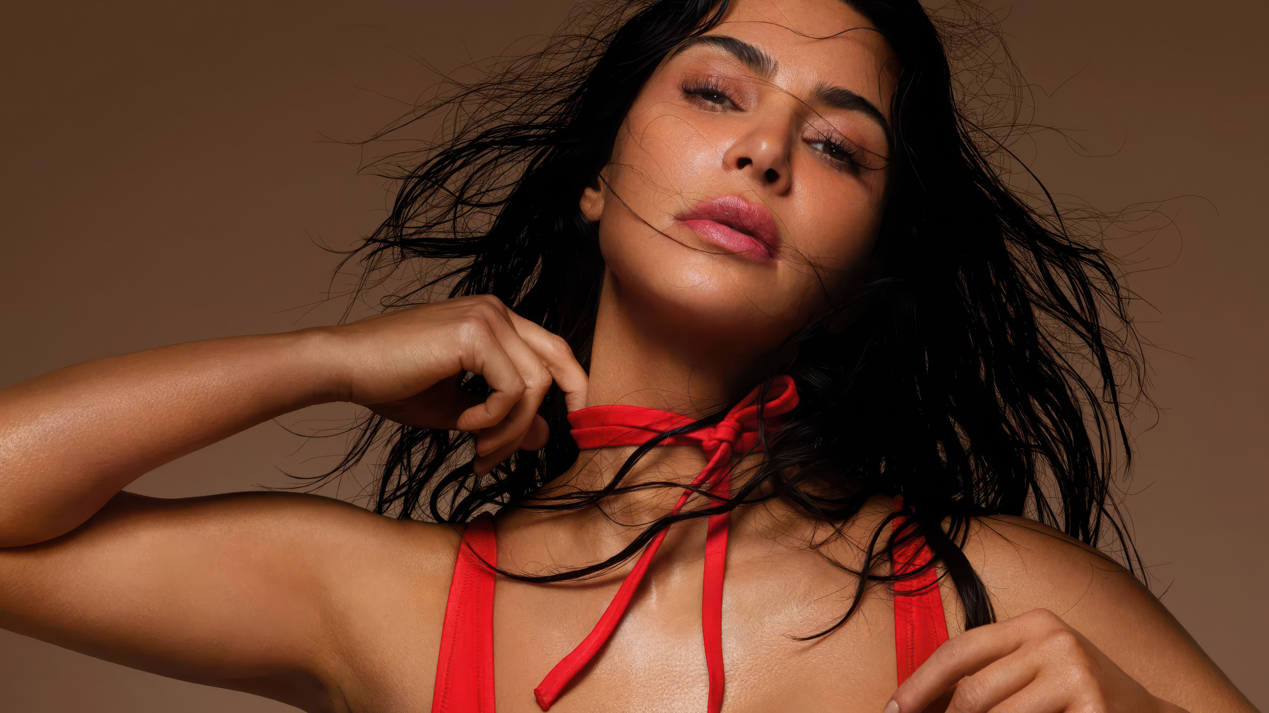 Kim Kardashian Red aesthetic Wallpaper