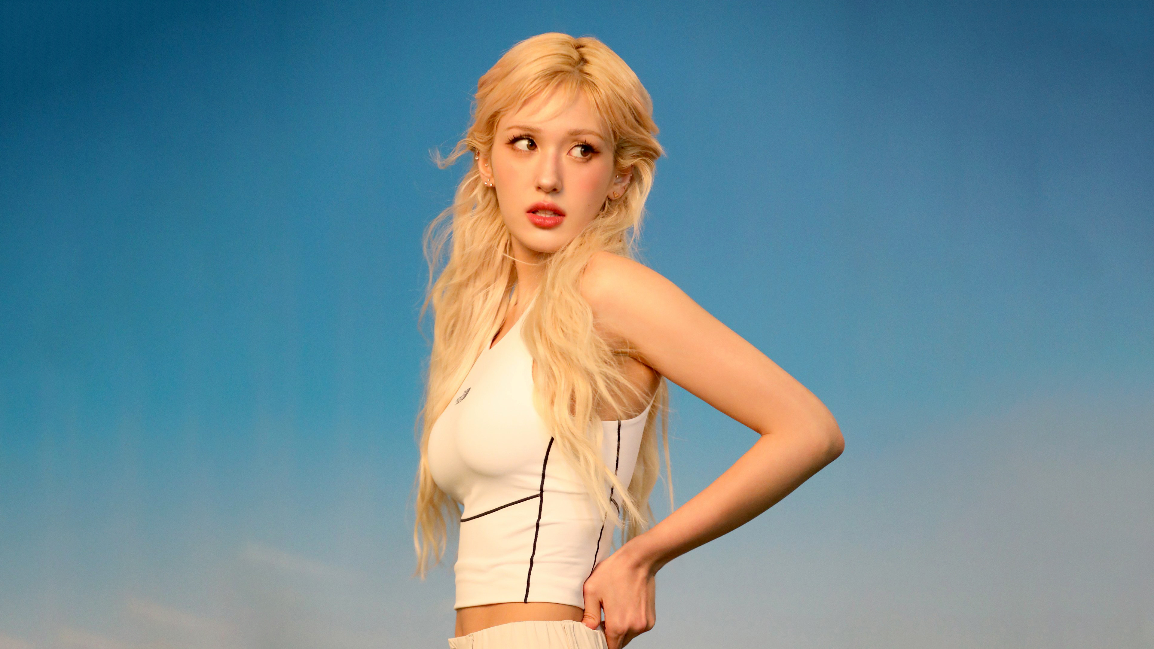 Jeon Somi Fashion Wallpaper