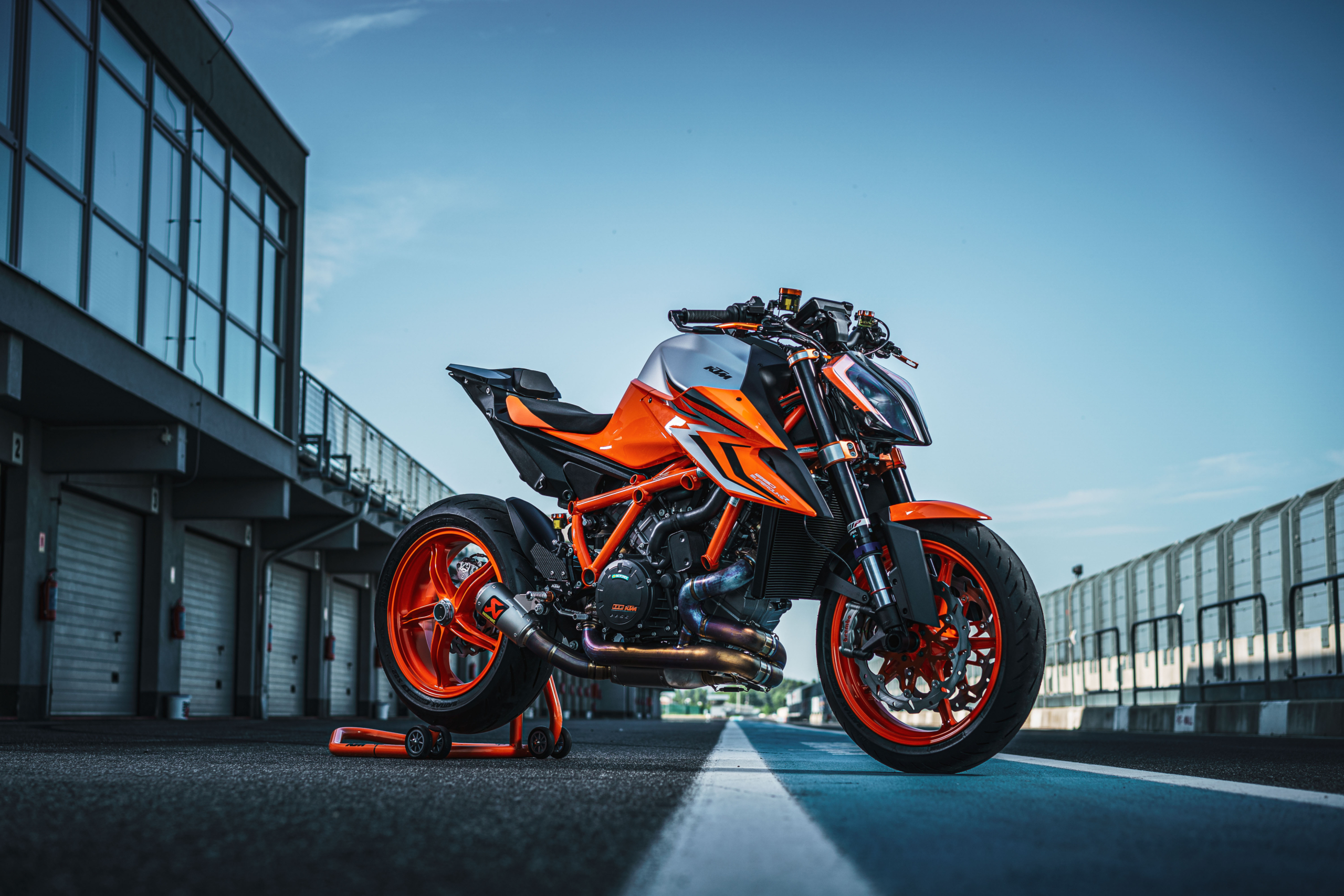 KTM 1290 Super Duke R EVO 2022 Wallpaper