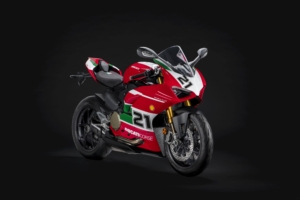 Ducati Panigale V2 Bayliss 8K Wallpaper